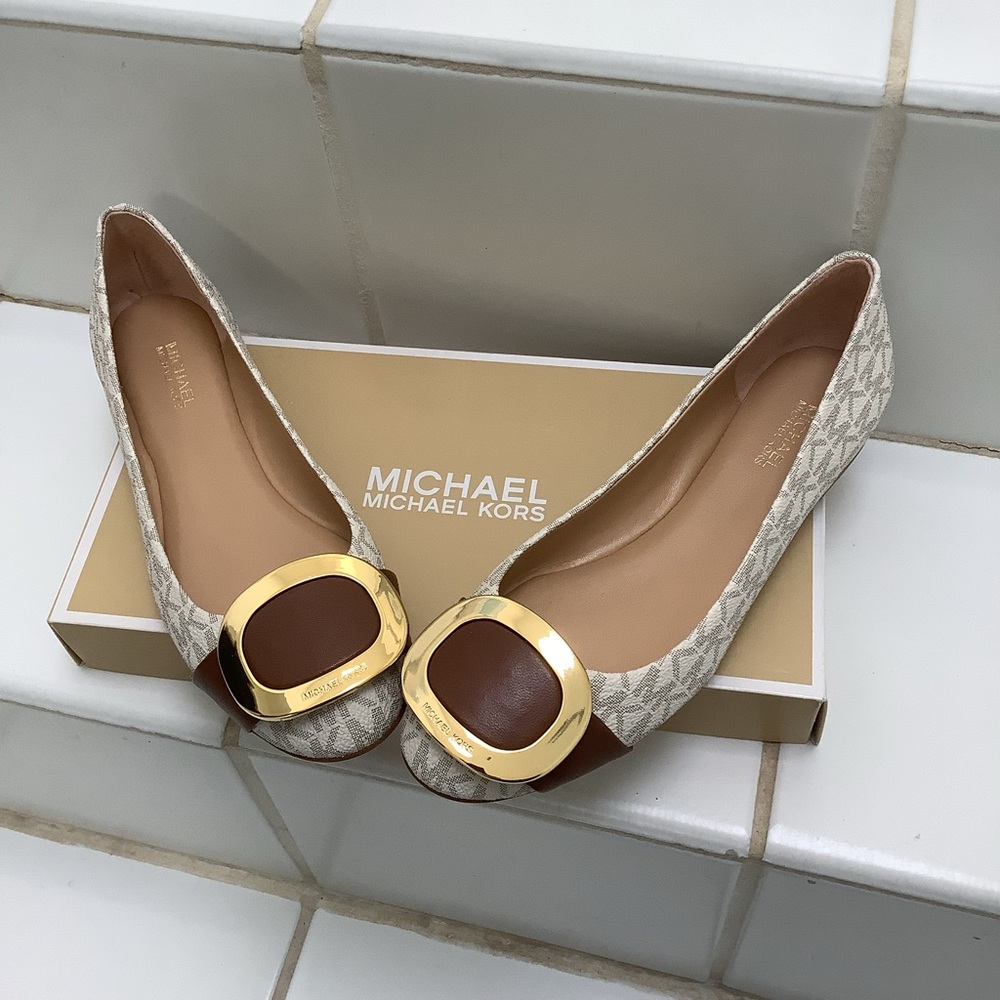 New in box! Michael Kors flats!